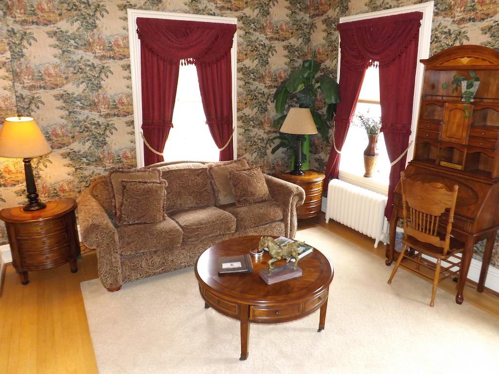 The Patriot House Bed & Breakfast Annville Ruang foto